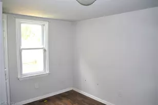 320 Broadway St, Amherst, OH 44001 - Photo 14