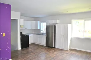 320 Broadway St, Amherst, OH 44001 - Photo 6