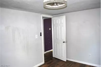 320 Broadway Street, Amherst, OH 44001 - Photo 8