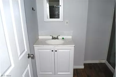 320 Broadway Street, Amherst, OH 44001 - Photo 10
