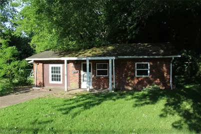 323 Fox Drive, Ashtabula, OH 44004 - Photo 1