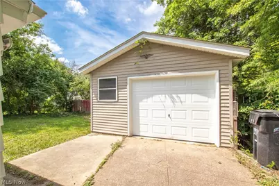 861 Oak Street, Elyria, OH 44035 - Photo 34