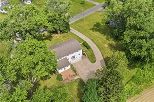 1430 Whitehall Dr, Mogadore, OH 44260 - Photo 4