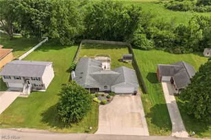 5766 Drenta Cir SW, Navarre, OH 44662 - Photo 2