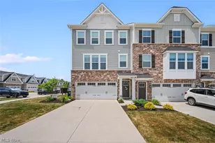 3419 Links Dr, Fairlawn, OH 44333 - Photo 1