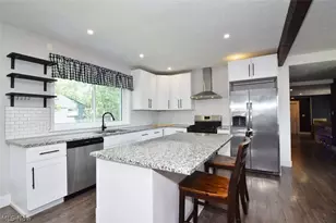 1031 E Wallings Rd, Grandview Heights, OH 44147 - Photo 16