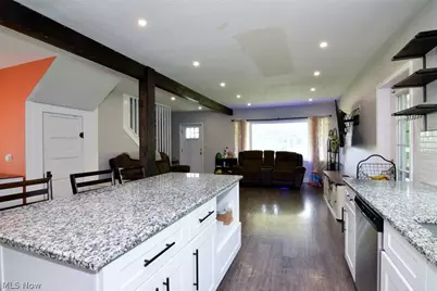1031 E Wallings Road, Grandview Heights, OH 44147 - Photo 10