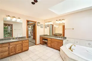 3807 Mapleleaf Hill, Bath, OH 44333 - Photo 12