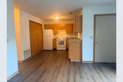 1898 Springfield Lake Boulevard #105, Akron, OH 44312 - Photo 2