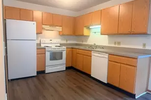 1898 Springfield Lake Blvd, Akron, OH 44312 - Photo 4