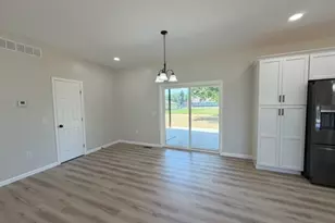 136 S Chestnut St, Gnadenhutten, OH 44629 - Photo 12