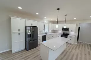 136 S Chestnut St, Gnadenhutten, OH 44629 - Photo 8
