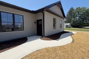 136 S Chestnut St, Gnadenhutten, OH 44629 - Photo 30