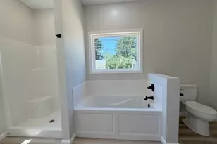 136 S Chestnut St, Gnadenhutten, OH 44629 - Photo 14