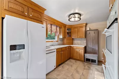 1461 Deermont Avenue SW, Massillon, OH 44647 - Photo 8