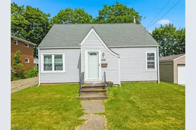1612 Cherry Avenue NE, Canton, OH 44714 - Photo 1