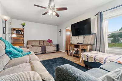 1612 Cherry Avenue NE, Canton, OH 44714 - Photo 6