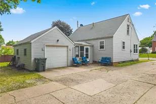 1612 Cherry Ave NE, Canton, OH 44714 - Photo 1