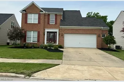 566 Colonial Drive, Painesville, OH 44077 - Photo 1