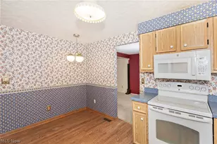 9090 Aileen Dr, Mentor, OH 44060 - Photo 8