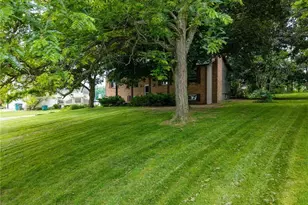 5520 Apple Ridge Cir, Clinton, OH 44216 - Photo 2