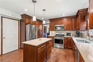 9569 Graystone Ln, Mentor, OH 44060 - Photo 4