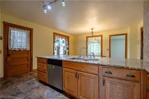 3372 McClintocksburg Rd, Diamond, OH 44412 - Photo 10