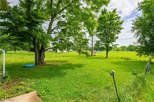 3372 McClintocksburg Rd, Diamond, OH 44412 - Photo 4
