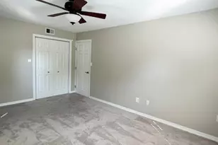 20301 Shelburne Rd, Huber Heights, OH 44118 - Photo 22