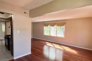 20301 Shelburne Rd, Huber Heights, OH 44118 - Photo 8