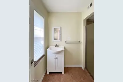 20301 Shelburne Road #8B, Huber Heights, OH 44118 - Photo 14