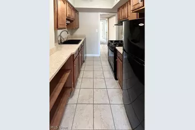 20301 Shelburne Road #8B, Huber Heights, OH 44118 - Photo 4