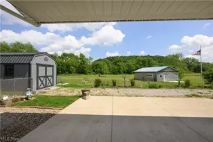 9427 Stonecreek Rd SW, Newcomerstown, OH 43832 - Photo 6