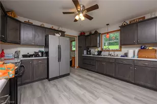 9427 Stonecreek Rd SW, Newcomerstown, OH 43832 - Photo 18