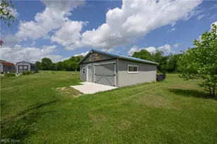 9427 Stonecreek Rd SW, Newcomerstown, OH 43832 - Photo 8