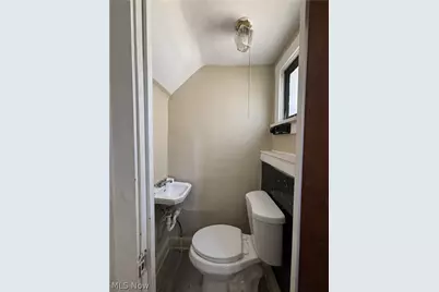 18214 Windward Road, Loveland, OH 44119 - Photo 24