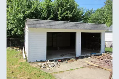 18214 Windward Road, Loveland, OH 44119 - Photo 2