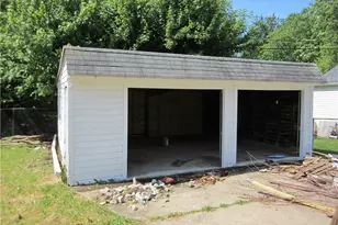 18214 Windward Rd, Loveland, OH 44119 - Photo 2