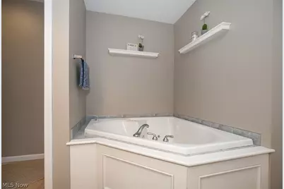 33316 Ambleside Drive, Avon Lake, OH 44012 - Photo 34
