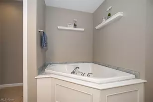 33316 Ambleside Dr, Avon Lake, OH 44012 - Photo 34
