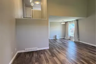 1835 Hickory Ln, Grandview Heights, OH 44147 - Photo 10