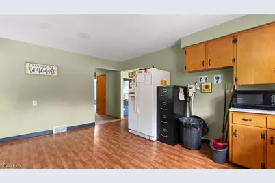 280 E Highland Drive, Zanesville, OH 43701 - Photo 8