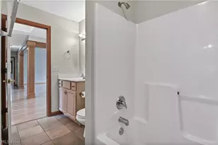 30111 Bonnie View Dr, Wickliffe, OH 44092 - Photo 18