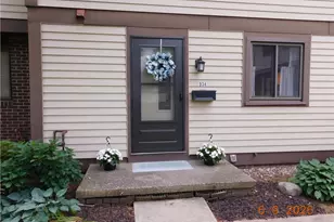 934 Hampton Ridge Dr, Akron, OH 44313 - Photo 2