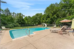 70 S Meadowcroft Dr, Akron, OH 44313 - Photo 34