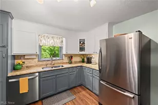2354 Sunnyside Rd, Vermilion, OH 44089 - Photo 12