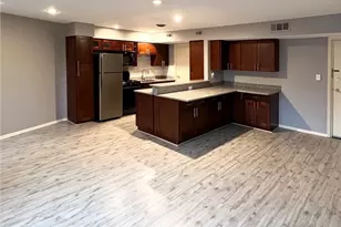 20301 Shelburne Rd, Huber Heights, OH 44118 - Photo 8