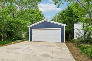3621 Glencairn Rd, Huber Heights, OH 44122 - Photo 28