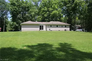 10024 Cummins Ln, Deerfield, OH 44411 - Photo 32
