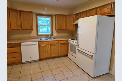 10024 Cummins Lane, Deerfield, OH 44411 - Photo 16